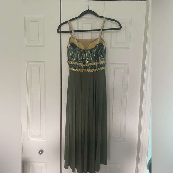 Dance costume - Picture 2 of 3